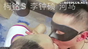[OF] 柯铭S x 李钟硕 x 河马 – 河马调教3P轮内射