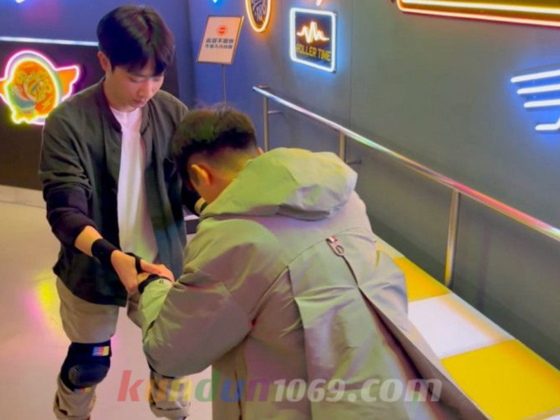 [ONLYFANS] VEGAN TWINK x GorGor_Gao 看到可愛弟弟不太會滑就去教他一下