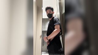 [OF] SEVEN x HANDSOME BOY – SUCK COCK DRINK SEMEN IN THE TOILET