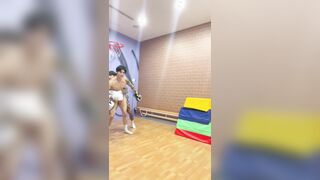 [OF] LIAM x LEVI 地下拳王教我打靶 屌差點打在我臉上