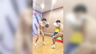 [OF] LIAM x LEVI 地下拳王教我打靶 屌差點打在我臉上