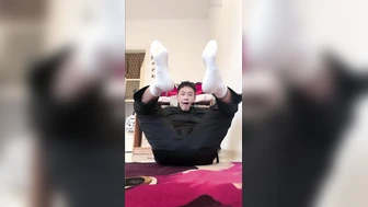 [CN SOLO] 英俊的淫荡男人有很多性玩具