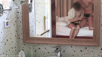 [OF] 昆廷夫夫 TakkiKT – 鏡子裡，看到自己被玩弄的淫荡樣子 Woke up Horny Played in the Mirror