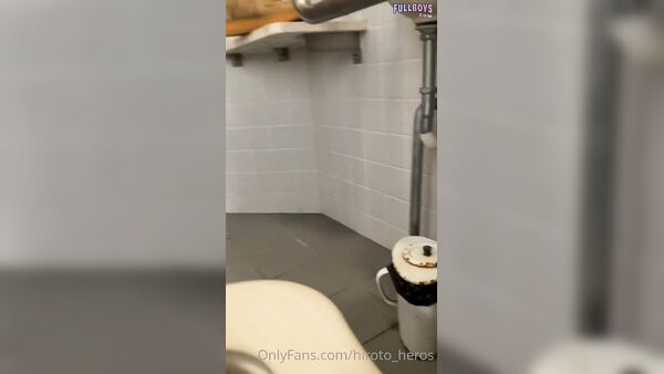 Hiroto Heros 日本のイケメン男ヒロトがオナニーする