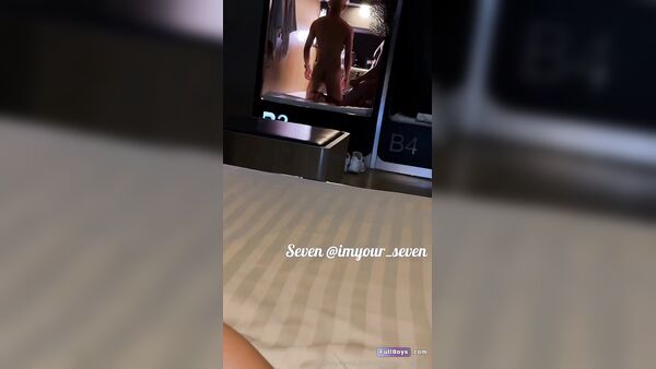 Vietnamese and Thai guy have threesome