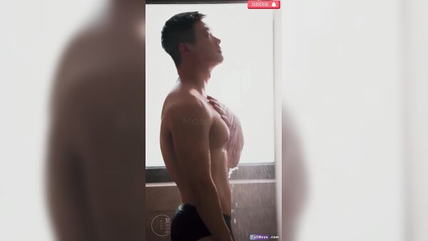 mosanshao 王子与卫兵一起沐浴