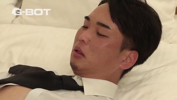 Làm tình với anh đồng nghiệp 6 múi 2