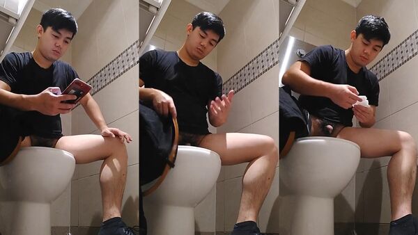 Quay lén trai đi ỉa
