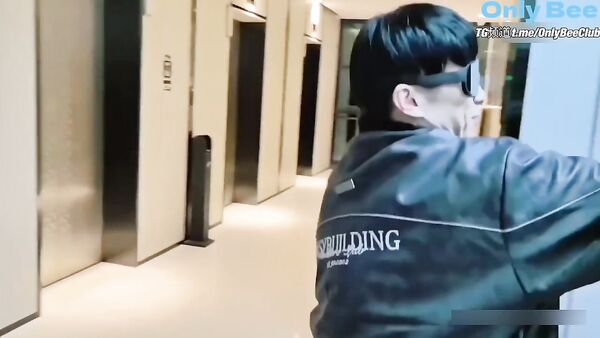 [Mumujun] Mumujun co-branded with Chenchenchen. Mumujun was stunned in the elevator corridor. Chenchenchen dragged her to the room, then tied her up and fucked her without a condom_Drama_28 minutes_