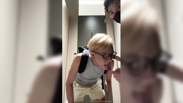 [OF] SEVEN x HANDSOME BOY – SUCK COCK DRINK SEMEN IN THE TOILET
