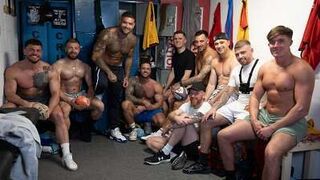 Andy Lee and Friends – Locker Room group suck –