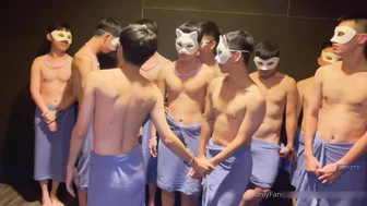 FB-0008 30名青年被抽干