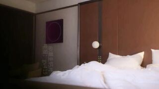 [CN] 小乖暗訪約砲 白色T卹年輕帥哥
