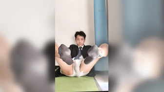 [CN] A STRAIGHT SUIT 西裝制服中介直男弟弟,顏值真的很高