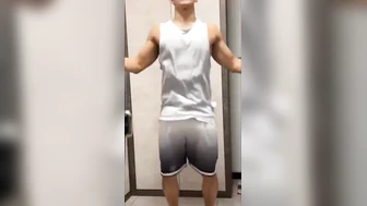 [CHINESE] 抖音網紅健身帥哥反差專訪