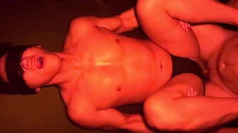 [OF] TAEBEOM x LAZYTIGER – Sauna Dark Room Sex 桑拿暗室淫行