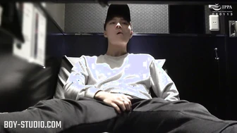 BOY STUDIO 0057 – BOYに初登場!!イマドキのイケメンがビデボでシコシコ!!