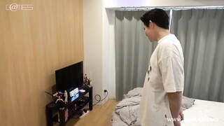 HUNK CHANNEL – OND24004 – 雄穴中出し24、お待たせしました、一斗（いっと）くんのお宅に突撃訪問!!撮影は次第にエスカレートしていき、気づいた時にはケツに生チンポが!?!アナルに中出しされてザーメン垂れ流す姿、見逃し厳禁です!!!!【生掘り中出し】