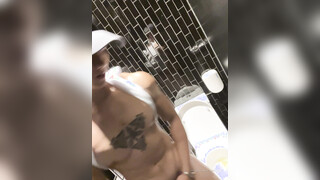[OF] 肌肉男神WingHong Tang 第十二彈 馬桶精前爆