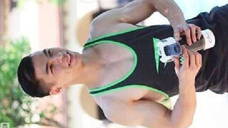 [CHINESE] INSTAFAMOUS FITNESS COACH JERKING 斗兽场 – 网红健身教练