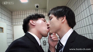 HUNK CHANNEL – RML4001 – リーマンずラブ4、気になる後輩からのキス許可に性欲フルスロットル!!キスにとどまらず、トイレでしゃぶり、会議室に連れ込んで愛の雄交尾!!File.3藤原 道人(ふじわらみちと)＆田口 晃汰(たぐちこうた)