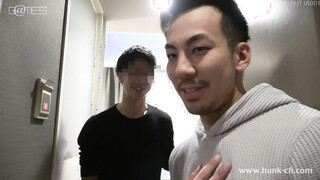 HUNK CHANNEL – THT16001 – 宅配ちんこ～哲人編～、23歳ガッチリ体型沖縄ホテルマンのアキトくんの穴にノンケ哲人（てつと）の勃起マラをお届けっ!!!