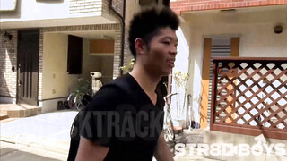 STR8 BOYS – BTB-0612 – ゲイの間で大ヒット間違いなし！！ バドミントン部の現役メンバーで、21歳、筋肉隆々の巨大なペニスを持つ青年
