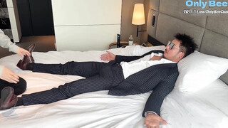 Seduces dad in suit and cums passionately