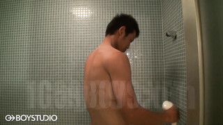 BOY STUDIO – BOY-674 – 褐色体育会男子、カメラ前でシコる!