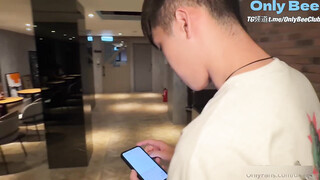 [Di_taike] Hotel Romance_Hotel_Romance had just finished exercising and was sitting