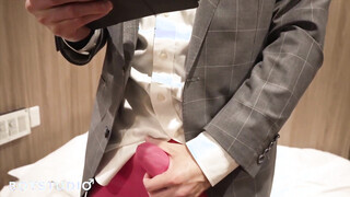 BOY STUDIO 0392 – 「Cinema Boy」「ミナト」がスーツで登場！初の男の手コキでぶっとび射精！
