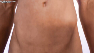 HUNK CHANNEL – NSBU-0030 – 飛び過ぎてカメラ直撃寸前!!凄い射力の身長180CMオーバー20歳アスリートモデル体型 健介（けんすけ）くん健康な雰囲気と素朴関西ノンケが登場!!