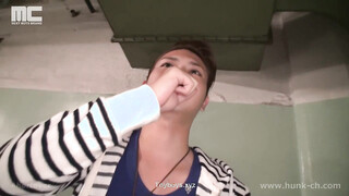 HUNK CHANNEL – MENP-0931 – 街角イケメンにAV出演ガチ交渉 vol.2、今風イケメンをスカウト!諒19歳、初めてのアナルに戸惑いながらもザーメン激飛ばし!