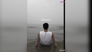 Chinese Handsome Guy Kkionty Jerking Off