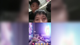 Vietnamese Couple Video Call Fucking In Front Of Strangers