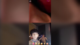 Vietnamese Couple Video Call Fucking In Front Of Strangers