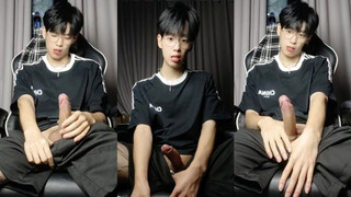 Chinese Handsome Boy Jerking Off