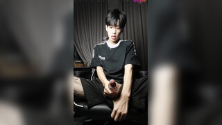 Chinese Handsome Boy Jerking Off