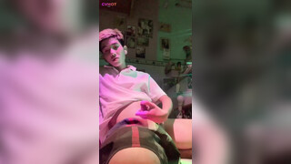 Vietnamese Handsome Boy Livestream Sucks Dick