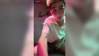 Vietnamese Handsome Boy Livestream Sucks Dick