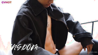 Kingdom Blue 16: Handsome Bottom Show Dick