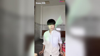 Vietnamese Boy Oreo Dirty Talk & Jerking Off