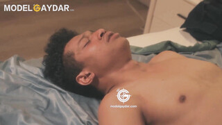 Gaydar: Handsome Student & Homeless Guy