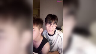 Vietnamese Couple Livestream Sucks Dick