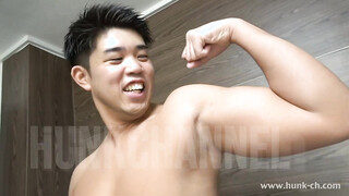 HUNK CHANNEL – CR-0734 – TANK vol.3 ガチムチラグビーの直次(なおつぐ)くん27歳!!小麦色の肌に汗を光らせ高速激ピストンが止まらない!!【生ハメ】