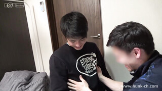 HUNK CHANNEL – THT29004 – 宅配ちんこ～雅哉編～、超イケメンなスベ肌美筋・雅哉（まさや）20歳vs愛知のマッチョ整体師・ユウヤさん27歳タチ!!雅哉のプリケツトロ穴に思わず暴発!!ゴム嵌め直して2回戦開始!!正常位で奥深く突かれて雅哉のチンポからザーメン噴き出る!!