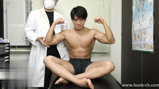 HUNK CHANNEL – DT091 – 筋肉ノンケをわいせつ検査!!カルテNo.091 明孝(あきたか)くん22歳!!S級水球筋肉はどこを触っても感じまり、アナルを親指でズボズボされちゃう明孝くんの診断結果は!!?