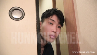 HUNK CHANNEL – OGVN213 – 高身長シックスパックの憶斗(おくと)くん24歳!!旅館のバイトでお客さんとヤっちゃった体験を再現!!【生ハメ】
